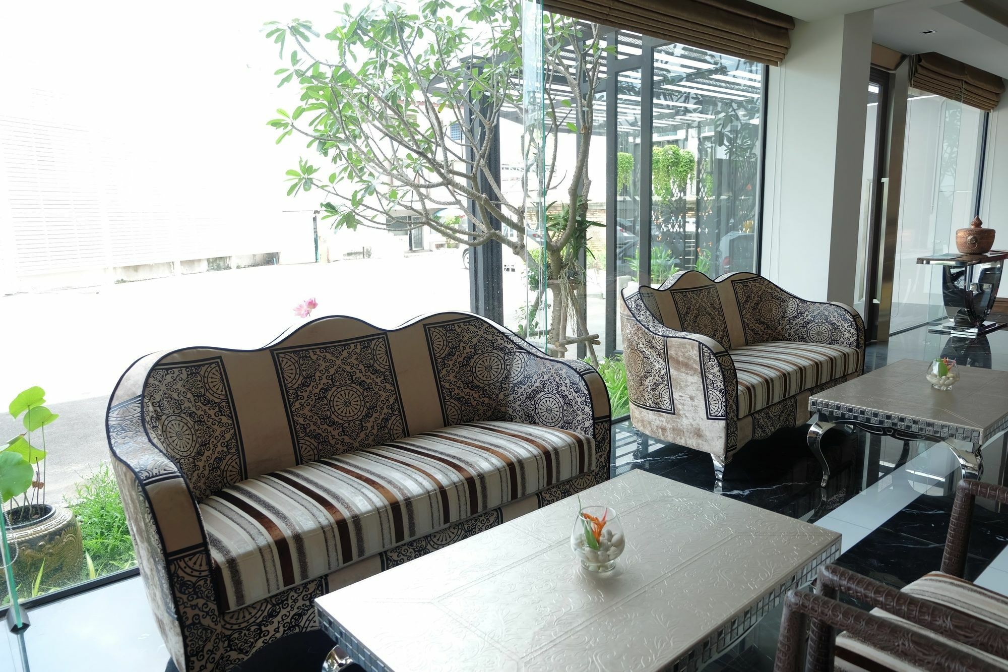 Methavalai Residence Hotel - Sha Extra Plus Bangkok Exterior foto